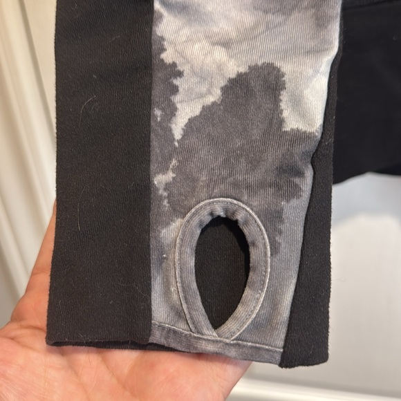 A-Lululemon Stride Jacket *Brushed Black / White Coal Tinted
Canvas Super -flaw - Picture 6 of 7